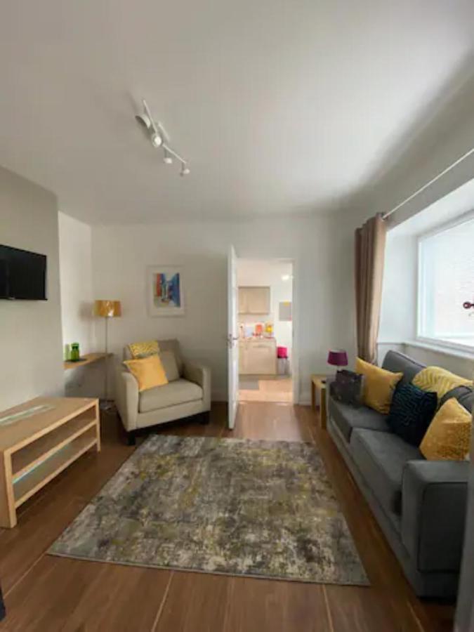 Location, Location! Gorgeous 1 Bed Apt- Killarney Exterior photo